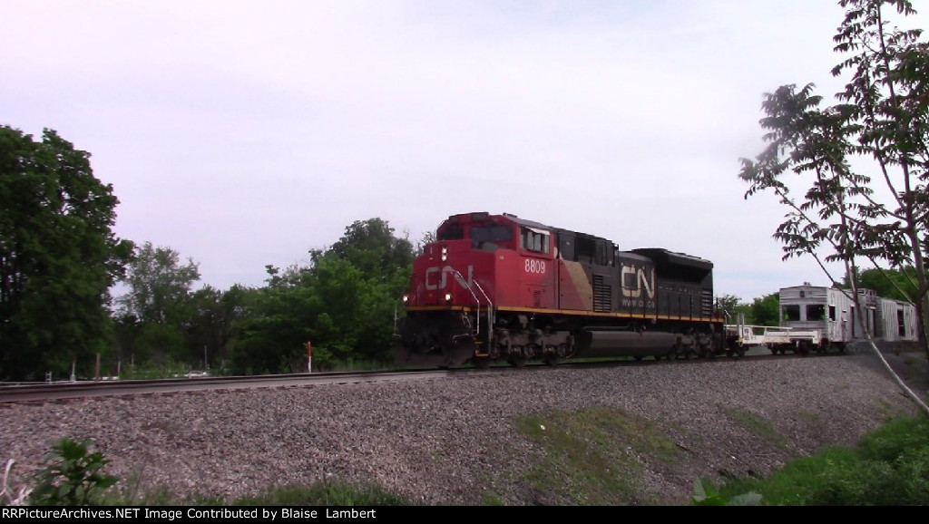 CN O927 weed sprayer train